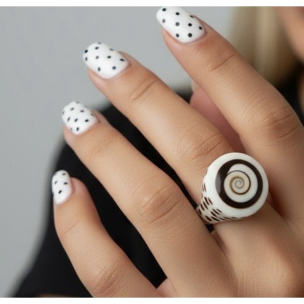 NEW ANTHROPOLOGIE Natural Shell Spiral Band Ring ART TO WEAR Seashell SIZE 6